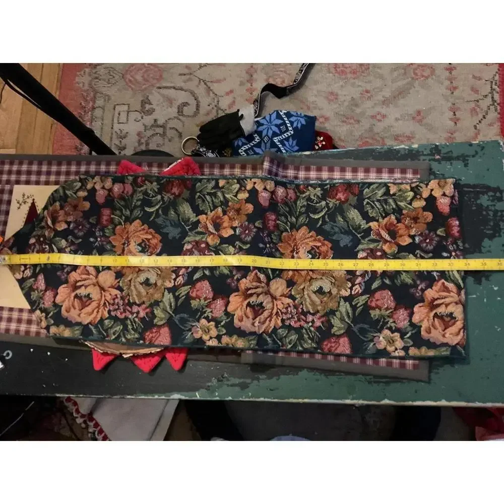 Vintage Floral Table Runner Tapestry